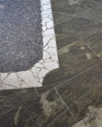 Green River und Einlagearbeit aus Saphir Braun und Bianco Kristall